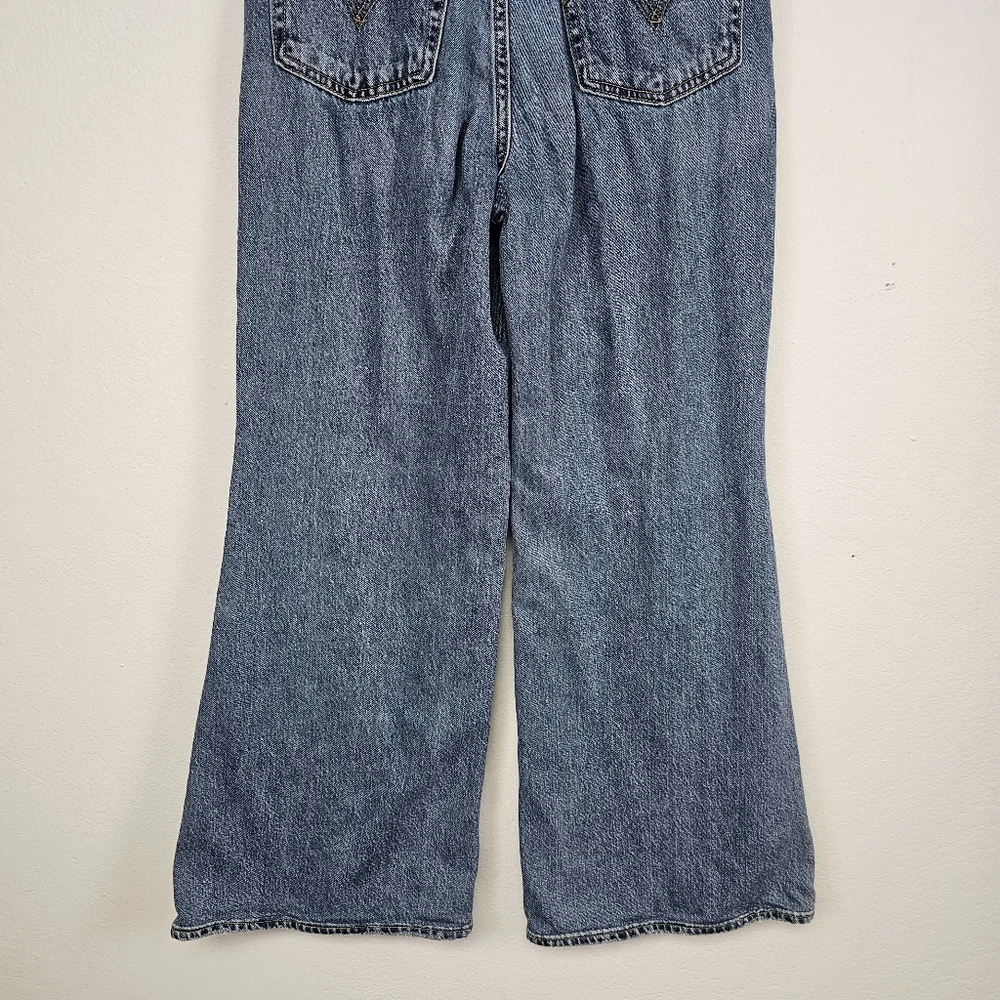 Levi's Premium High Loose Flare Jeans Distressed- Size 27 X 29 - Picture 9 of 12